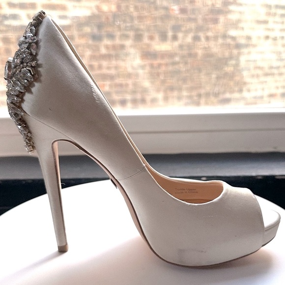 🌸BADGLEY MISCHKA🌸 Kiara Crystal Back Open Toe Pump  size 6.5 - Picture 5 of 16